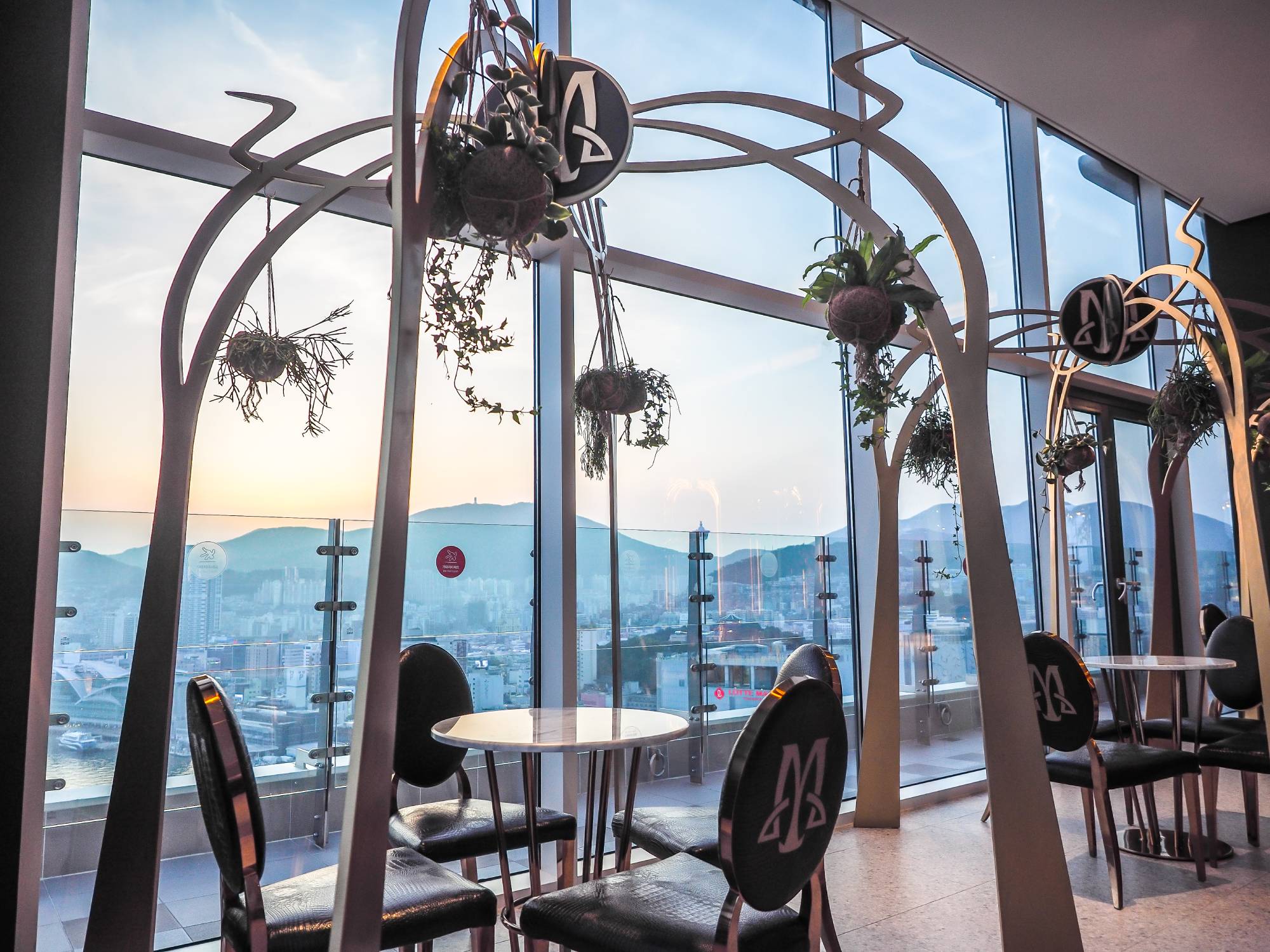 Some prime indoor sunset viewing spots at the 28th floor bar, all unoccupied