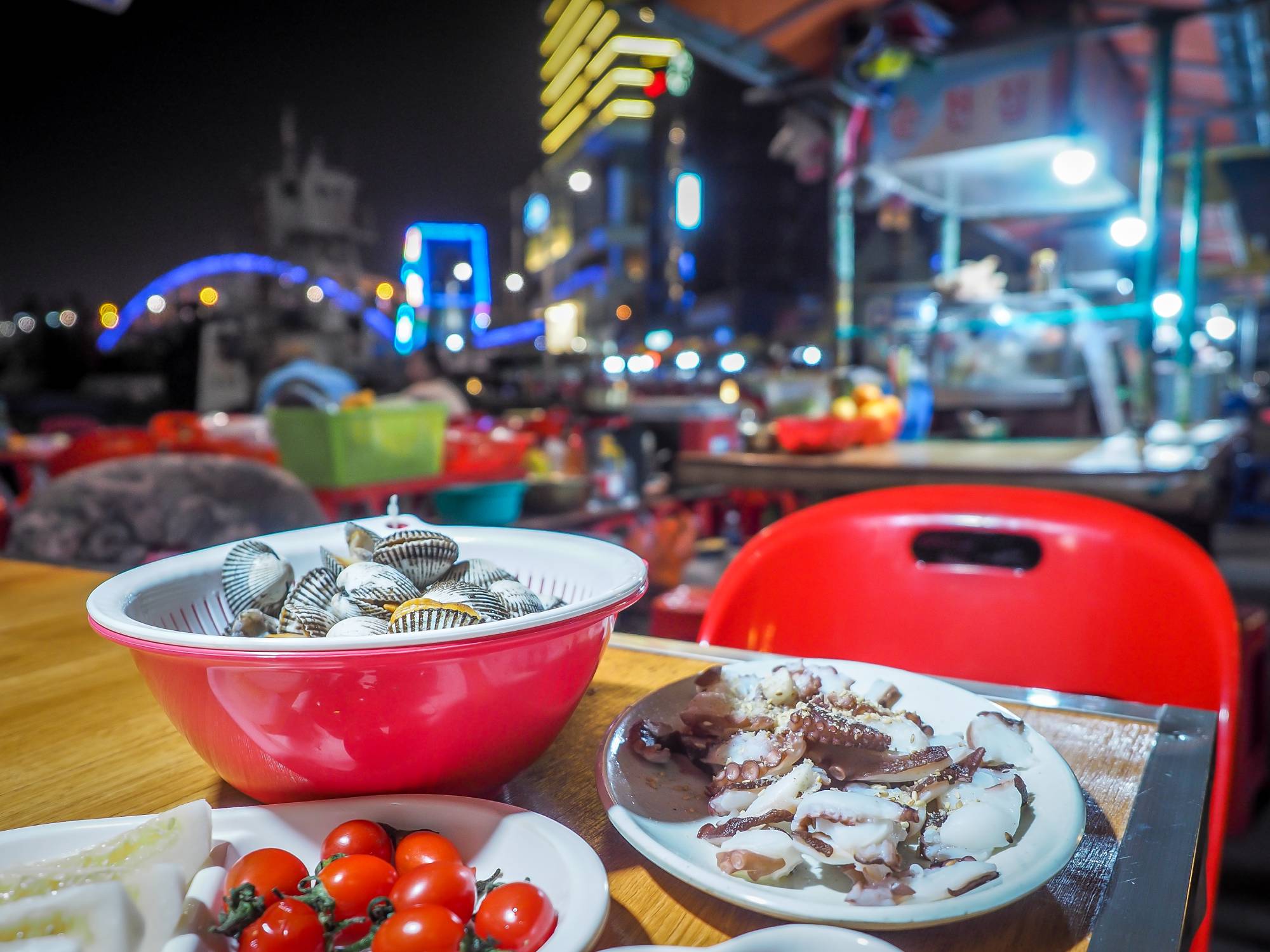 I had to try the seafood BBQ one night. You can see the hotel in the background.