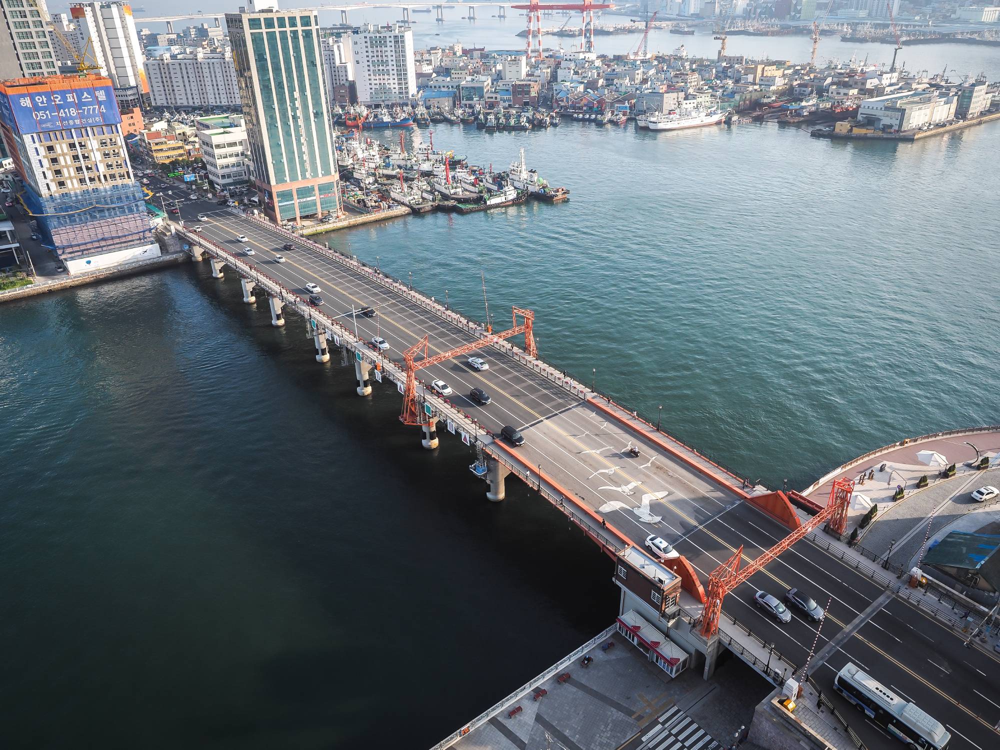 Yeongdo Bridge, which I crossed every day to reach La Valse Hotel. If you’re lucky, you may see the bridge being opened up to allow ships to enter the port.