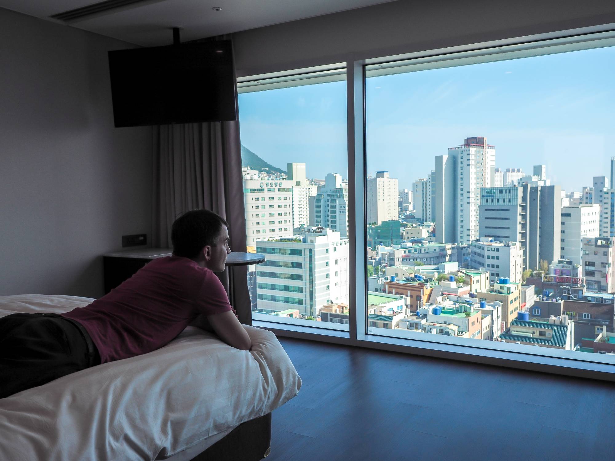 I couldn’t get enough of the view.(Busan Hotel city view)